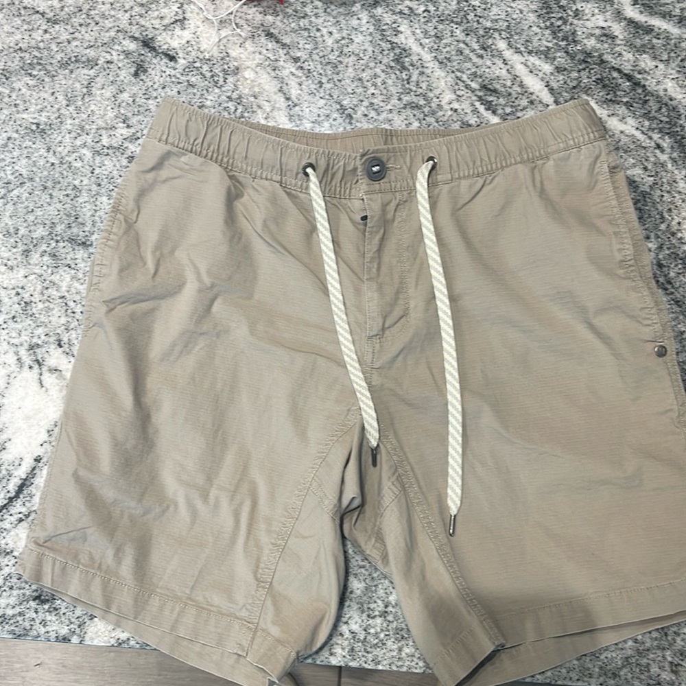 Vuori Men’s shorts Medium